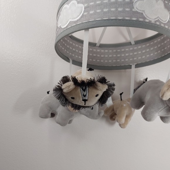 Lambs & Ivy Mobile Wheel with Plush Safari Animals- Replacement or Stand-alone - Picture 5 of 10